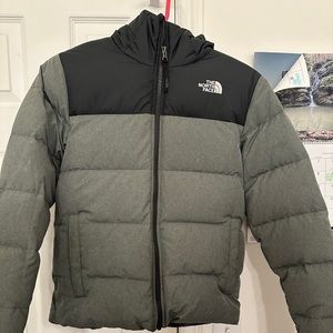 Boys Large 14/16 North Face Puffer Jacket Black and Gray